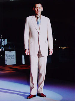 東京コレクション「着てみたい紳士服」「好感度の良い紳士服」「タウンウェアー部門」3部門第1位受賞作品